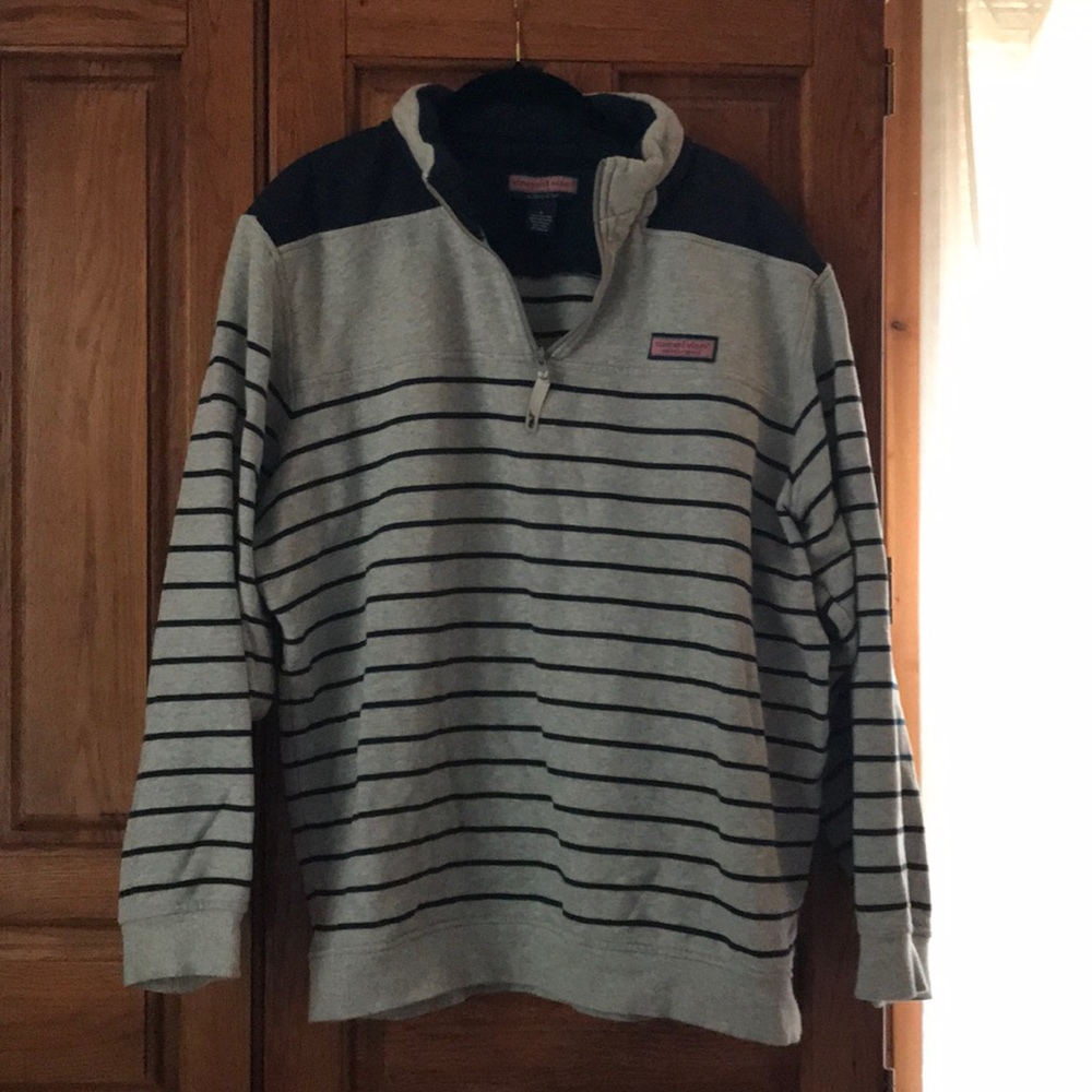 Vineyard Vines pullover fleece.